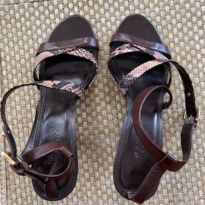 Sandals with animal-patterned straps